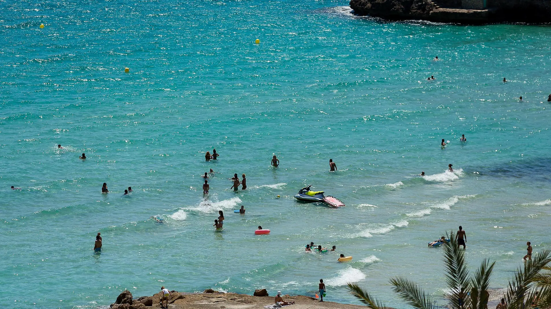 Mallorca GER, Themenfoto, Urlaub auf Mallorca, Tourismus in Zeiten der Corona-Pandemie, Sommerurlaub, 21.06.2020 GER, Themenfoto, Urlaub auf Mallorca, Tourismus in Zeiten der Corona-Pandemie, Sommerurlaub, Touristen unter der Sonne, Strand, Platja Cala Major. 21.06.2020, *** Mallorca GER, theme photo, holidays in Mallorca, tourism in times of Corona pandemic, summer holidays, 21 06 2020 GER, theme photo, holidays in Mallorca, tourism in times of Corona pandemic, summer holidays, tourists under the sun, beach, Platja Cala Major 21 06 2020, Copyright: xEibner-Pressefoto/DimitrixDrofitx EPddh
