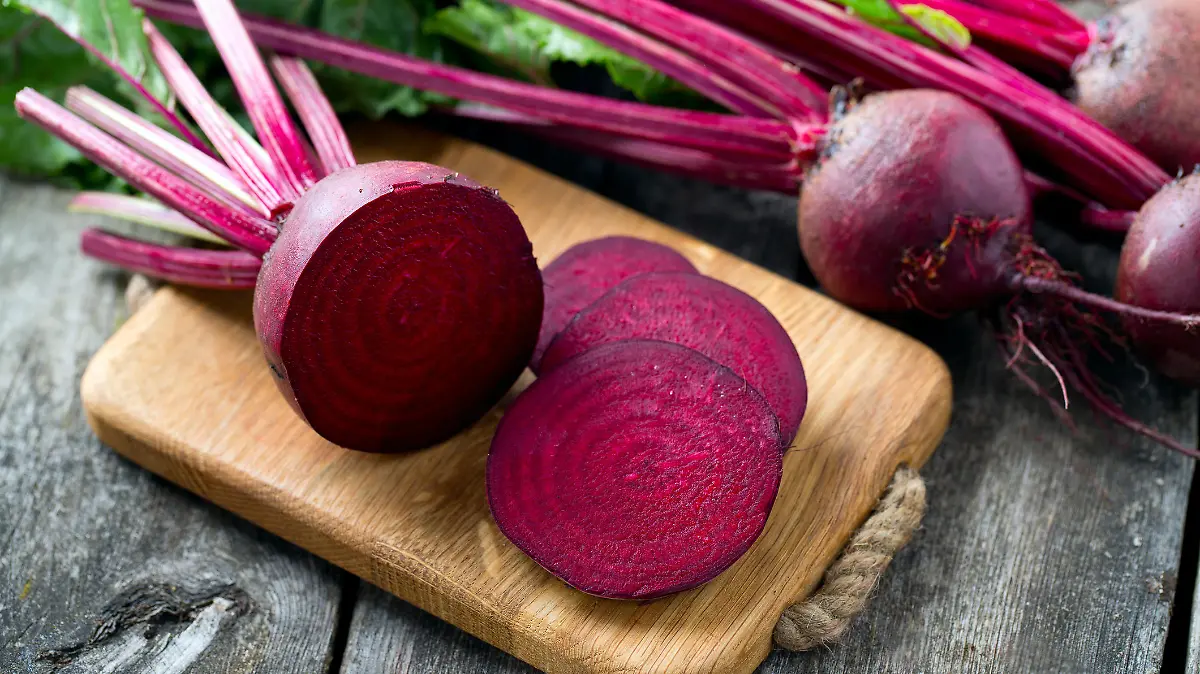 Frisch aufgeschnitte Rote Bete