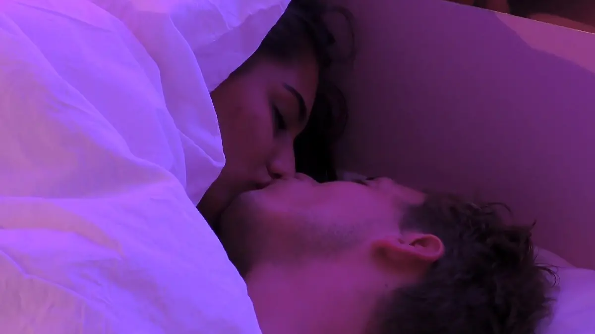 Henrik greift zum Kondom! Der erste Sex bei "Love Island"?