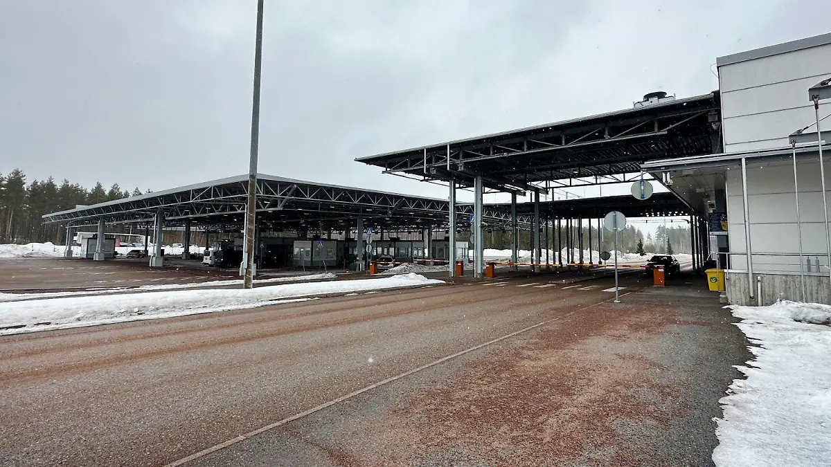 PRODUKTION - 22.03.2023, Finnland, Vaalimaa: Der Grenzübergang Vaalimaa im Südosten von Finnland. (zu dpa «Die neue Nato-Nordflanke») Foto: Steffen Trumpf/dpa +++ dpa-Bildfunk +++