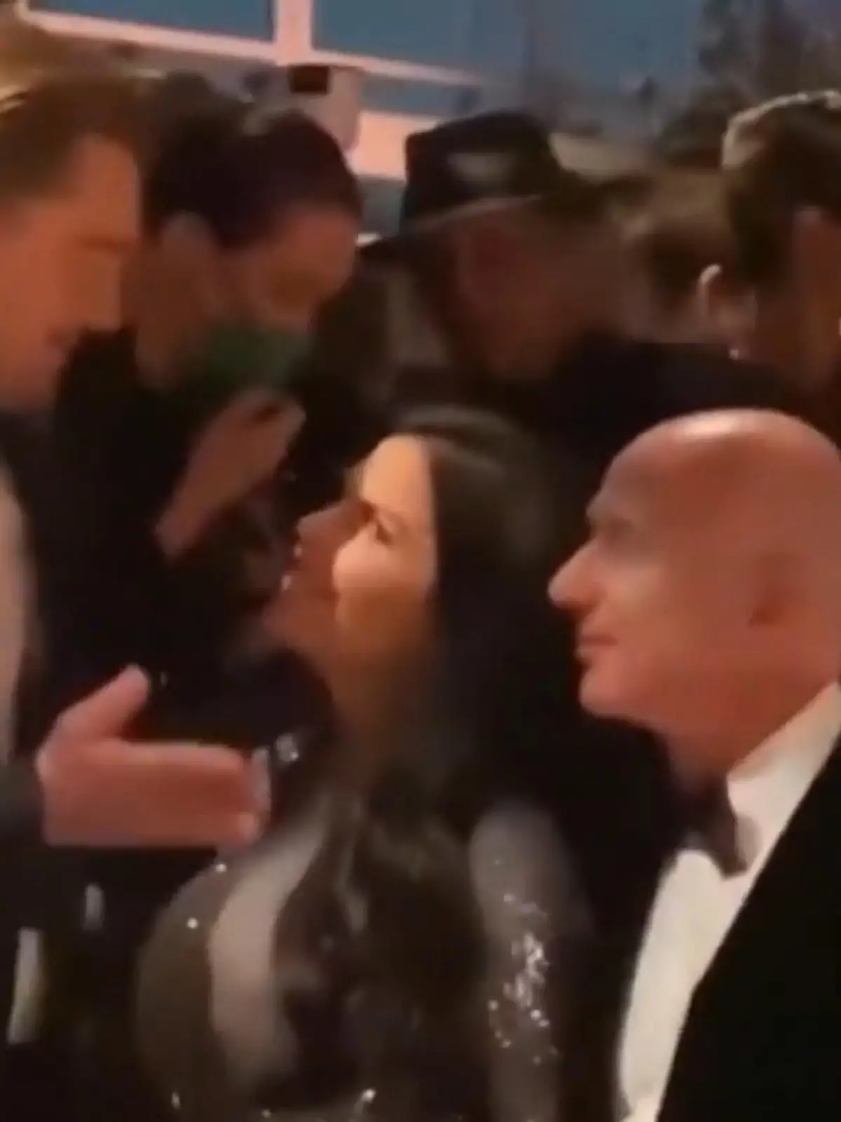 Bild zu: "Leonardo DiCaprio flirtet mit Jeff Bezos Freundin"