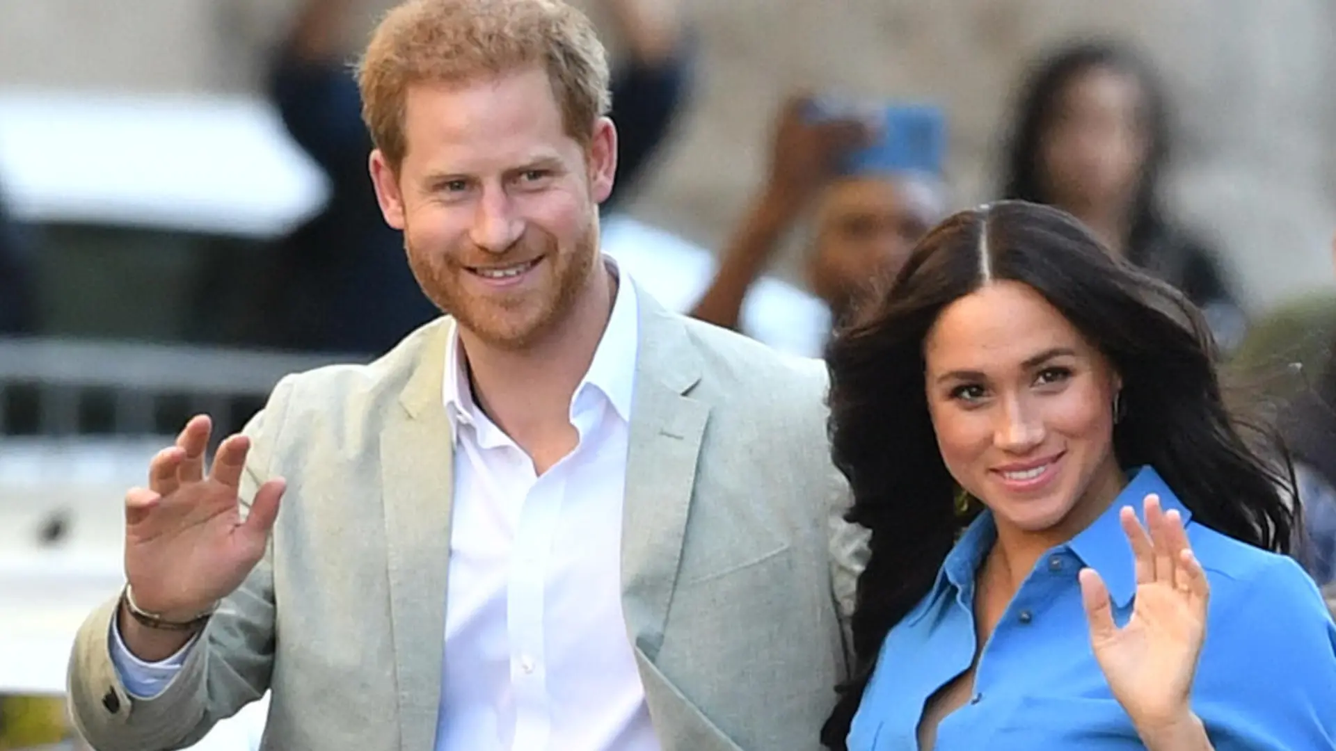 ARCHIV - 23.09.2019, Südafrika, Kapstadt: Meghan, Herzogin von Sussex, und Harry, Herzog von Sussex, besuchen das District Six Museum. Am 15.09.2020 wird Prinz Harry 36 Jahre alt. (zu dpa-Porträt "California Dreamin' nach dem «Megxit» - Prinz Harry wird 36") Foto: Dominic Lipinski/PA Wire/dpa +++ dpa-Bildfunk +++