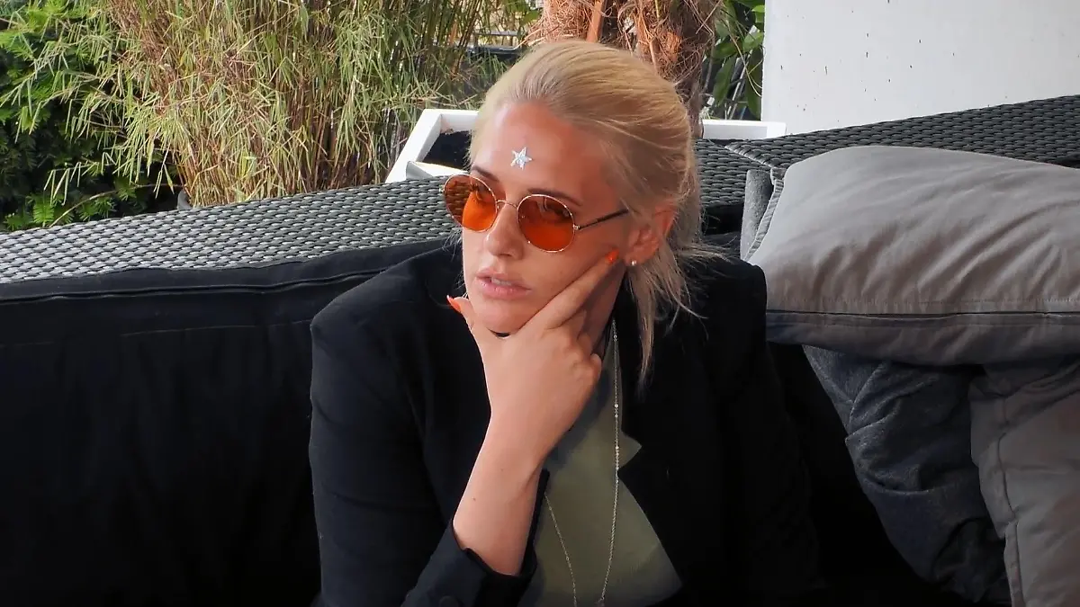 Melanie will Likes von ihrer Erzfreundin Sarah kaufen Klappt der Deal?