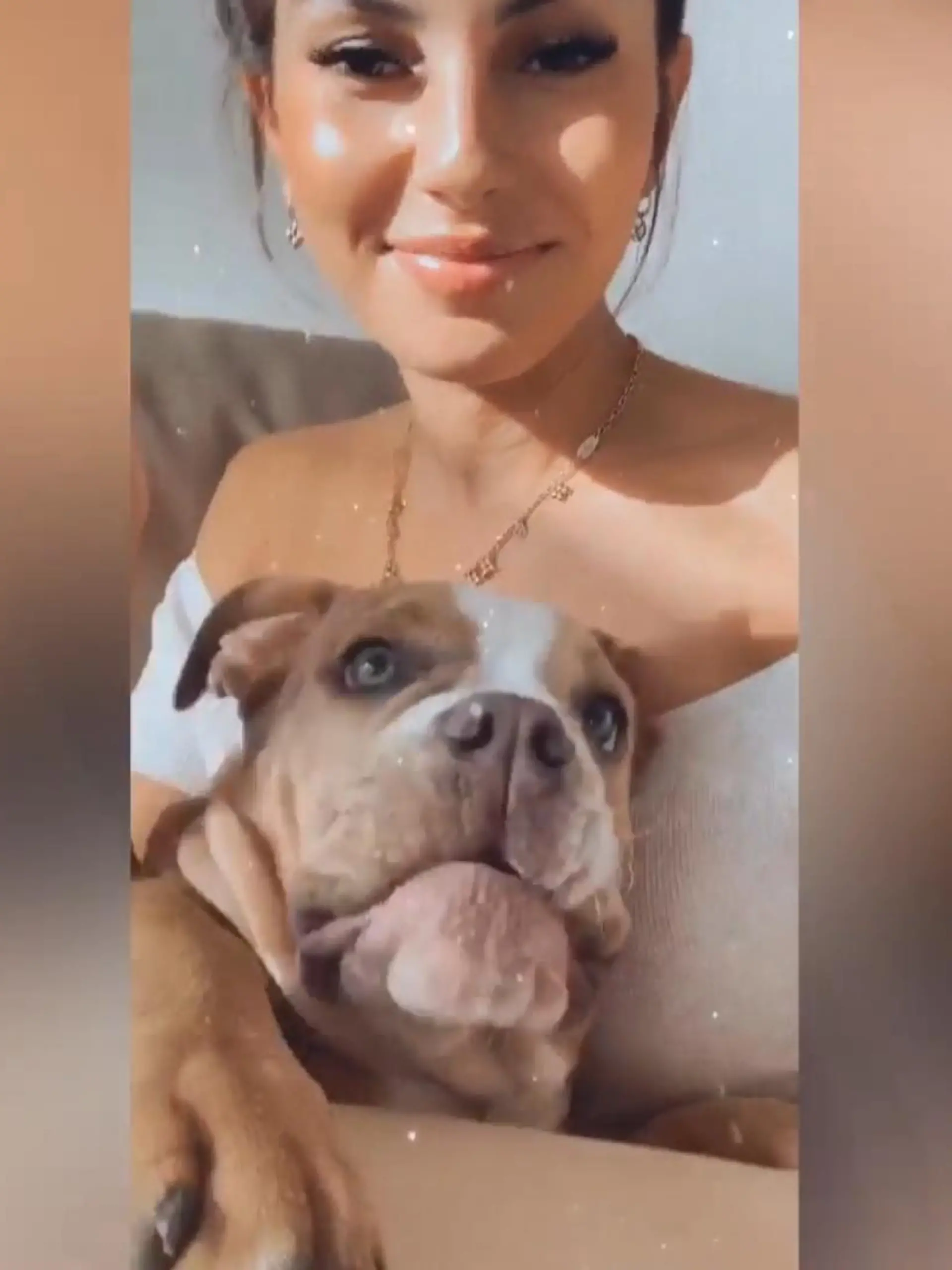 Yeliz Kocs Hund Luna hat ihre Schuhe zerkaut.