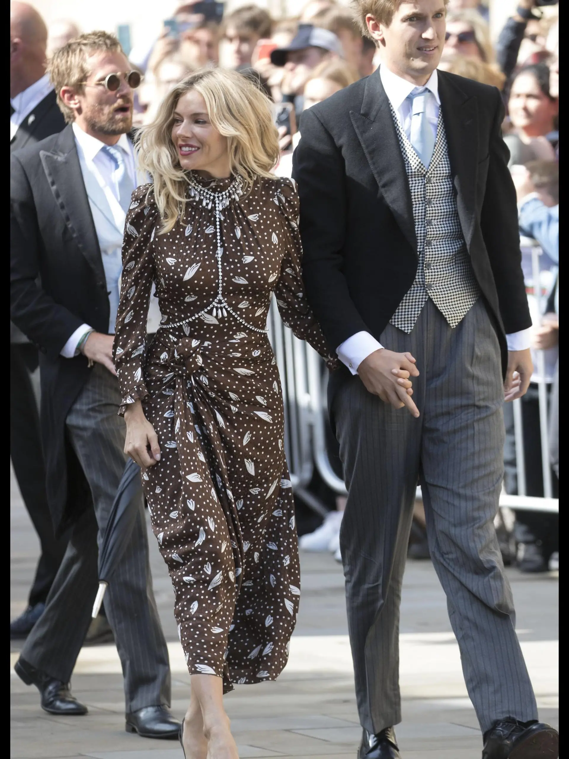Sienna Miller und Lucas Zwirner.
