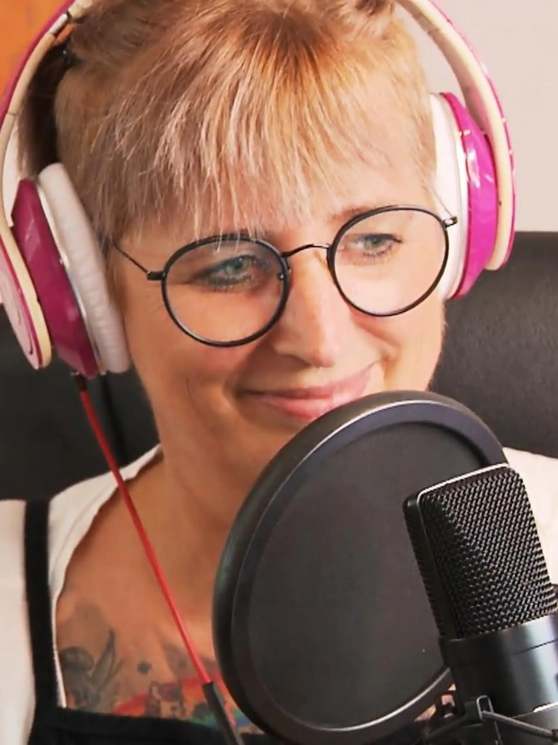 Weil Jeannine Fasold ihren Beruf attraktiver machen möchte, berichtet sie auf Instagram nicht nur von ihrem aufregenden Arbeitsalltag, sie macht sich vor allem für die Pflege stark – und das kommt gut an.