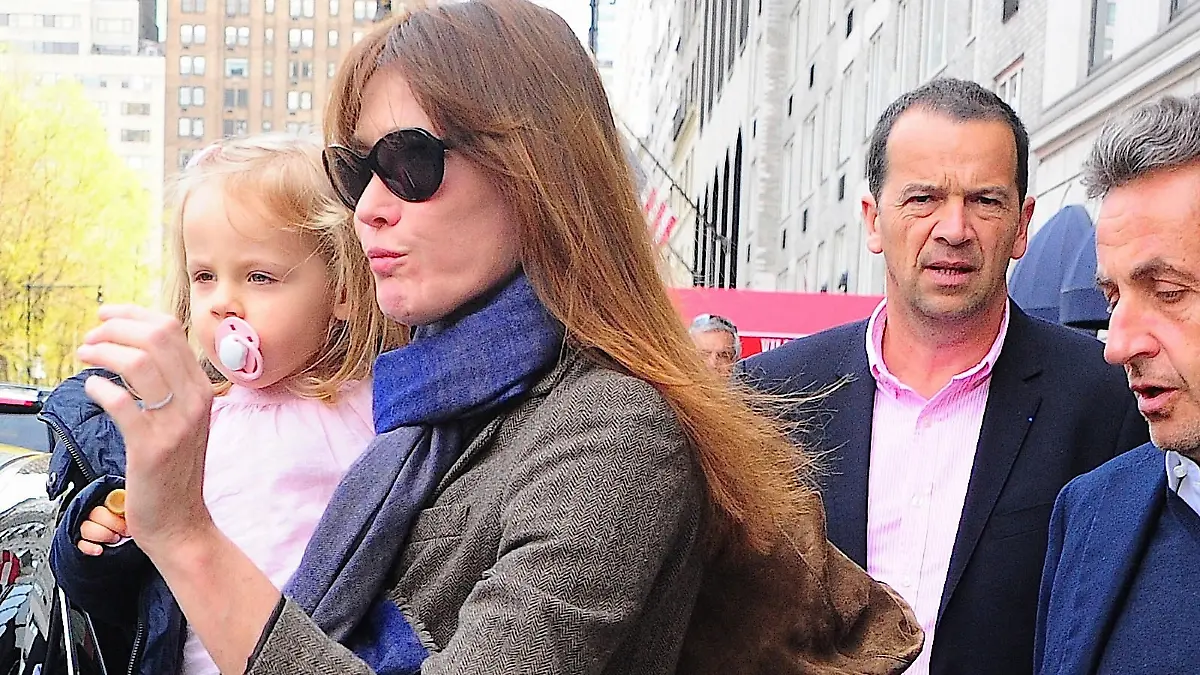 Carla Bruni und Nicolas Sarkozy mit ihrer Tochter Giulia (2014)