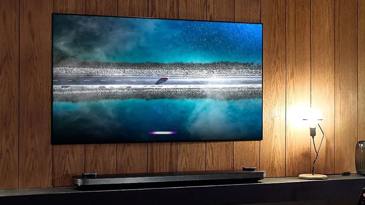 65 Zoll OLED-Fernseher von LG