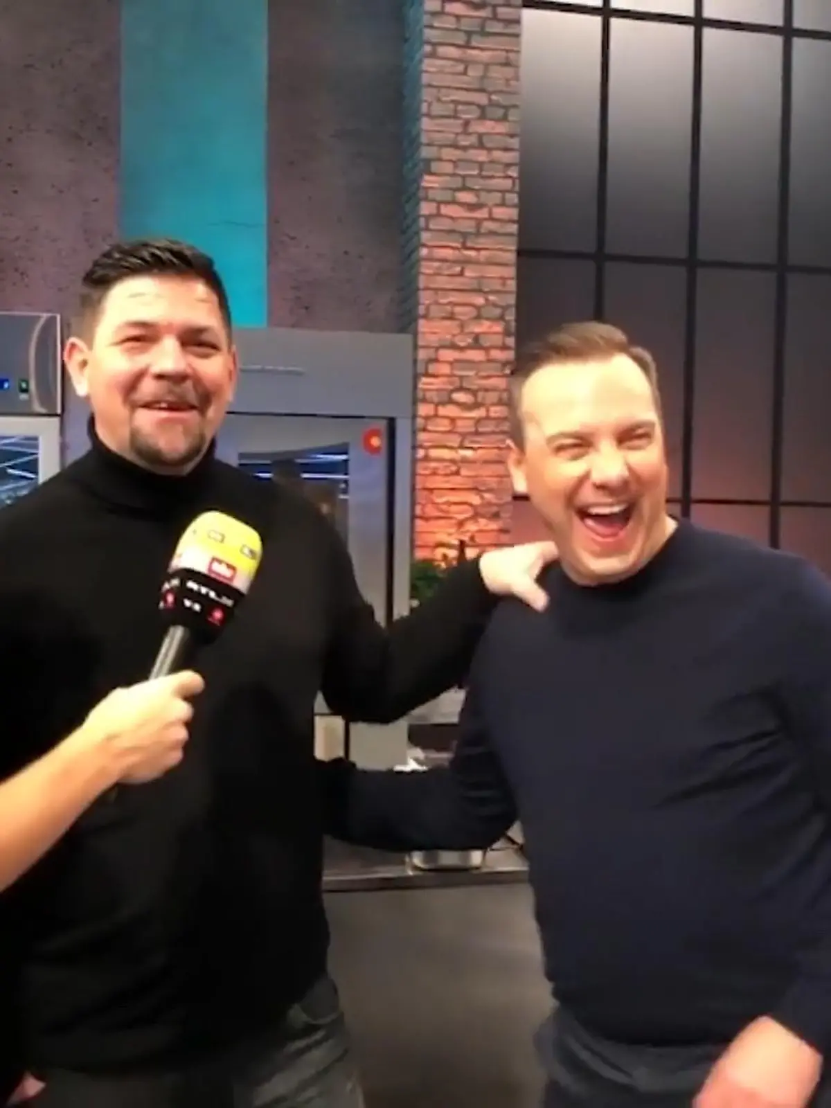 Bild zu: "Tim Mälzer: "Tim Raue ist mein Therapeut eigentlich!""