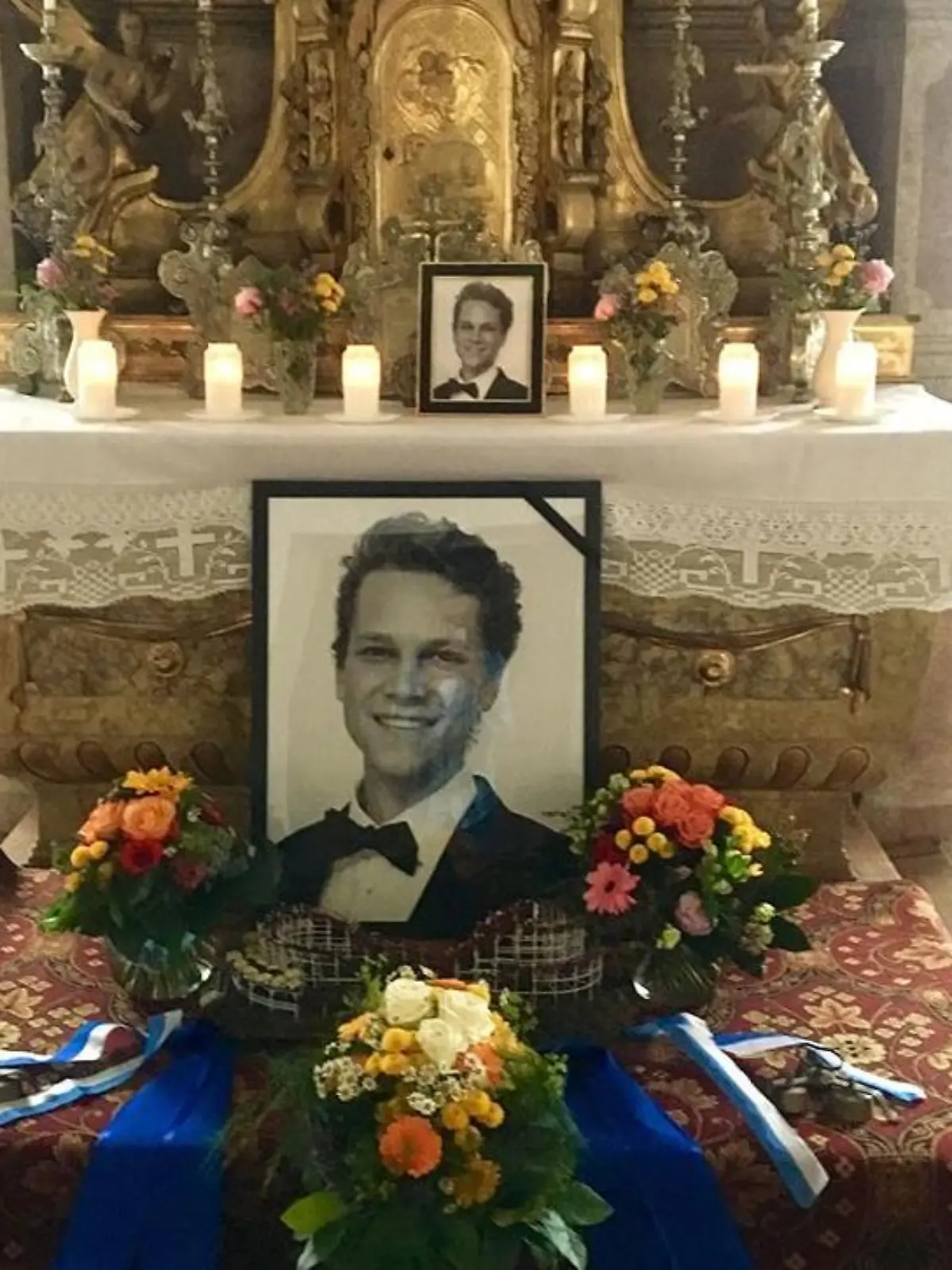 Trauerfeier für den Sohn der Gräfin
