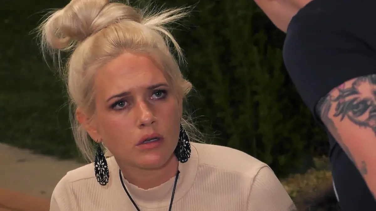 Für Melanie Müller zieht Sarah K. nur eine Emo-Show ab Dijana kollabiert bei "Like Me - I'm Famous"