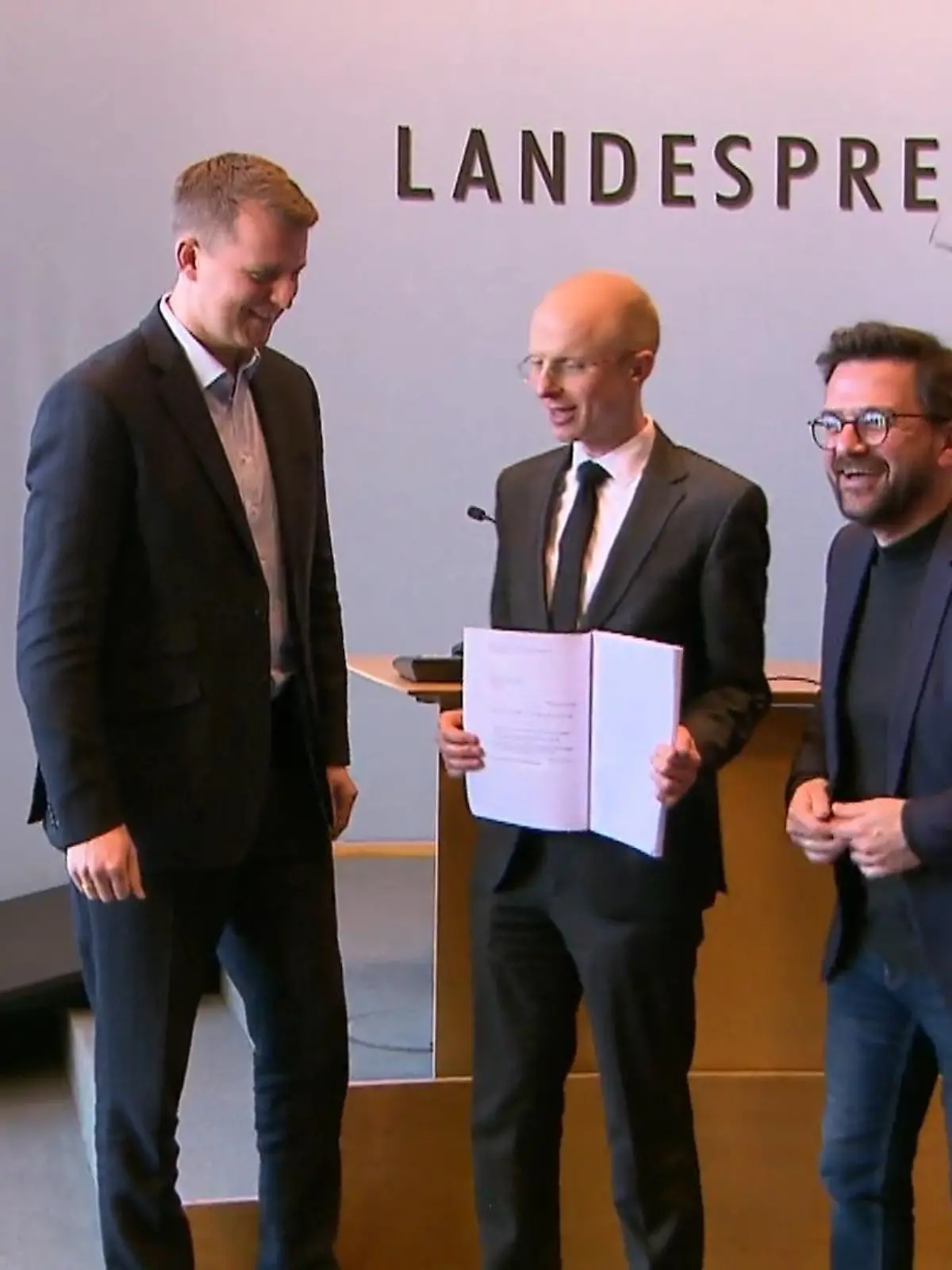 Bild zu: "SPD + FDP klagen gegen Landeshaushalt"