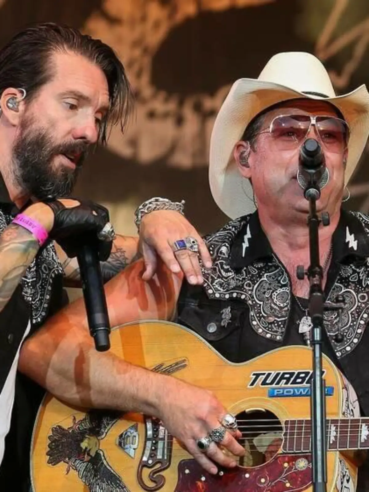 Konzertabsage in Düsseldorf: The BossHoss trauern und hoffen