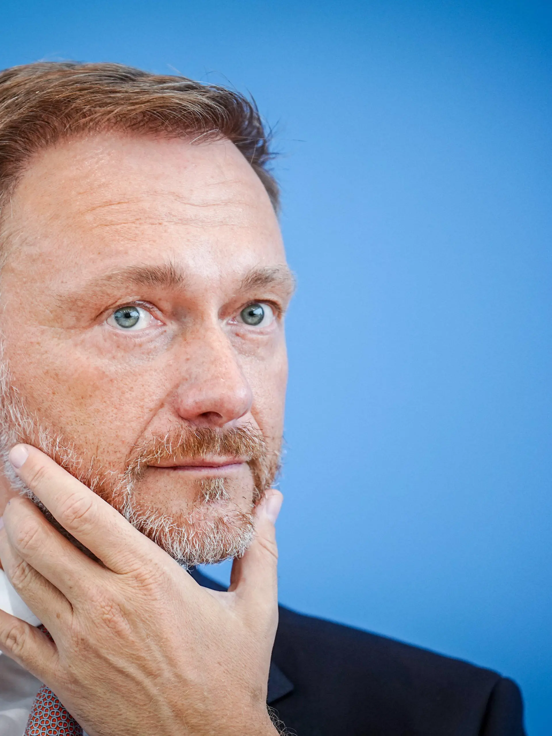 ARCHIV - 01.07.2022, Berlin: Christian Lindner, Bundesvorsitzender der FPD, Bundesminister der Finanzen, stellt den Regierungsentwurf für den Bundeshaushalt 2023 und den Finanzplan bis 2026 in der Bundespressekonferenz vor. (zu dpa «Lindner verwirft ursprüngliche Neubau-Pläne für Finanzministerium») Foto: Kay Nietfeld/dpa +++ dpa-Bildfunk +++