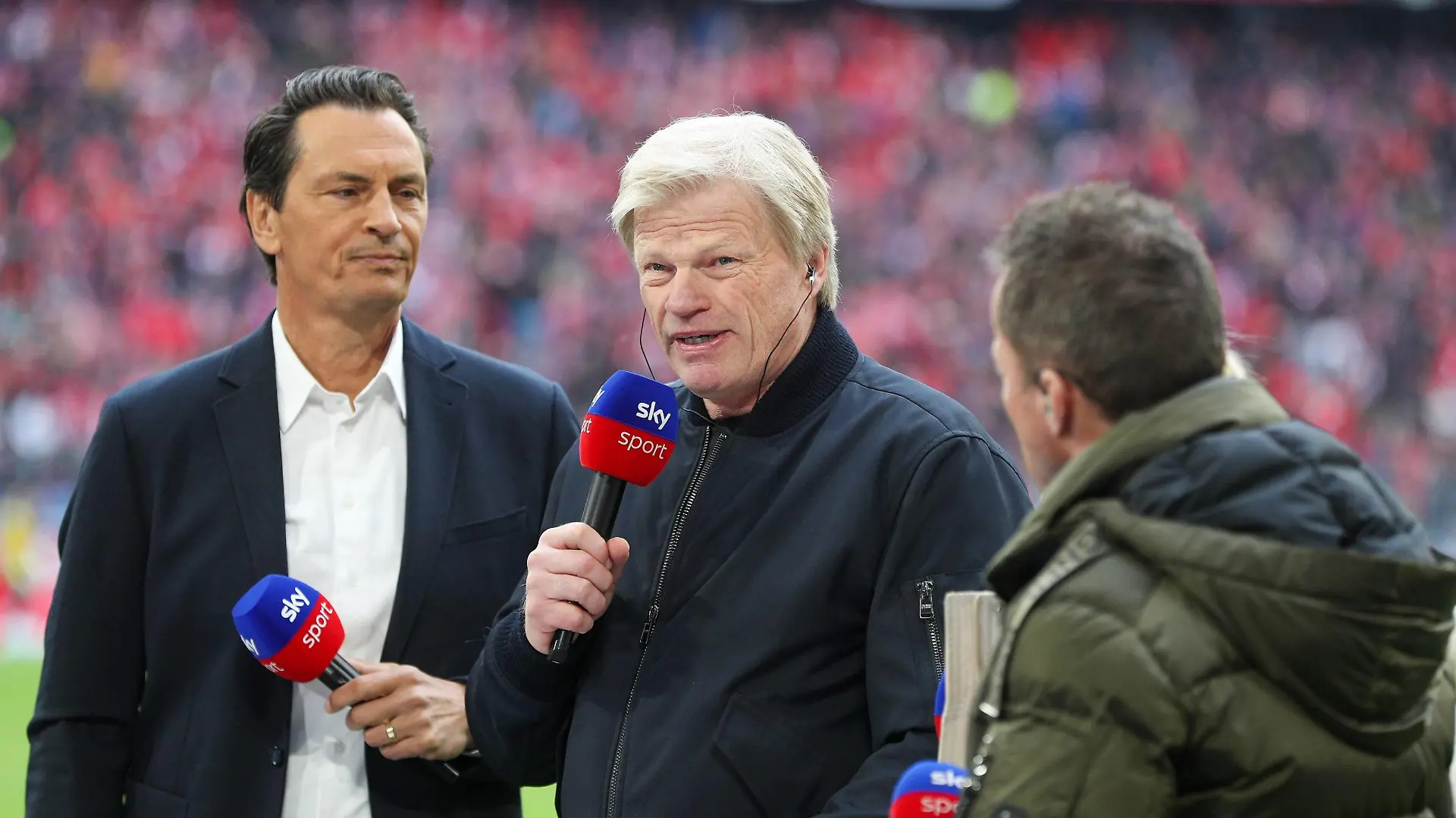 l-r: Fernsehmoderator Sebastian Hellmann, Vorstandsvorsitzender Oliver Kahn FC Bayern Muenchen, Fussballexperte Lothar Matthaeus, FC Bayern Muenchen vs. Borussia Dortmund, Fussball, 1. Bundesliga, 26. Spieltag, 01.04.2023 DFB regulations prohibit any use of photographs as image sequences and/or quasi-video Muenchen Bayern Deutschland *** l r TV presenter Sebastian Hellmann, CEO Oliver Kahn FC Bayern Muenchen , football expert Lothar Matthaeus, FC Bayern Muenchen vs Borussia Dortmund, Football, 1 Bundesliga, 26 Matchday, 01 04 2023 DFB regulations prohibit any use of photographs as image sequences and or quasi video Muenchen Bayern Germany Copyright: xkolbert-press/ChristianxKolbertx