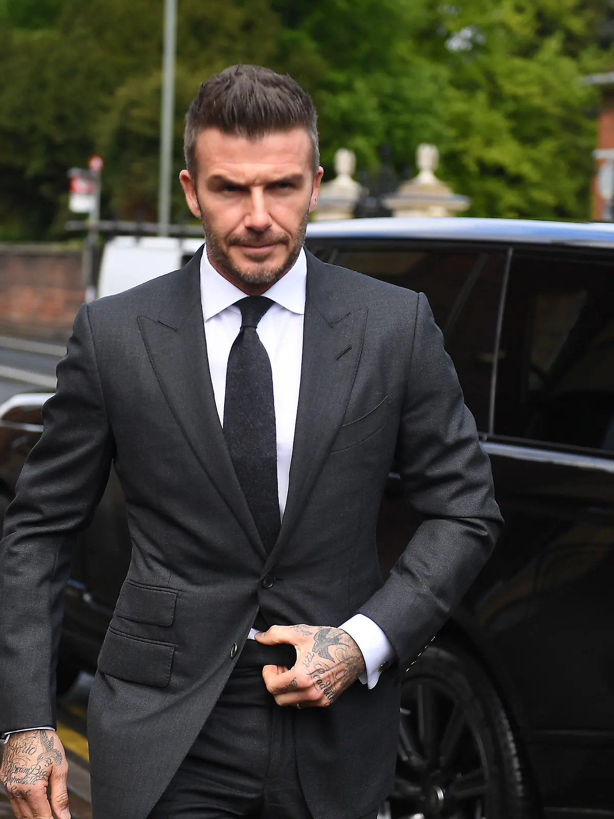 09.05.2019, Großbritannien, London: David Beckham, ehemaliger Fußballspieler für die englische Nationalmannschaft, trifft für seine Anhörung am Bromley Amtsgericht ein. Der Ex-Fußballstar muss seinen Führerschein für sechs Monate abgeben. Weil der frühere Kapitän der englischen Nationalmannschaft beim Fahren mit dem Handy beschäftigt war, brummte ihm eine Richterin am sechs Strafpunkte in der britischen Verkehrssünderkartei auf, wie die Nachrichtenagentur PA aus dem Gericht im Londoner Stadtteil Bromley berichtete. Beckham hatte kurz vorher bereits einmal sechs Strafpunkte kassiert, weil er zu schnell gefahren war, deshalb ist der Führerschein jetzt weg. Foto: Victoria Jones/PA Wire/dpa +++ dpa-Bildfunk +++