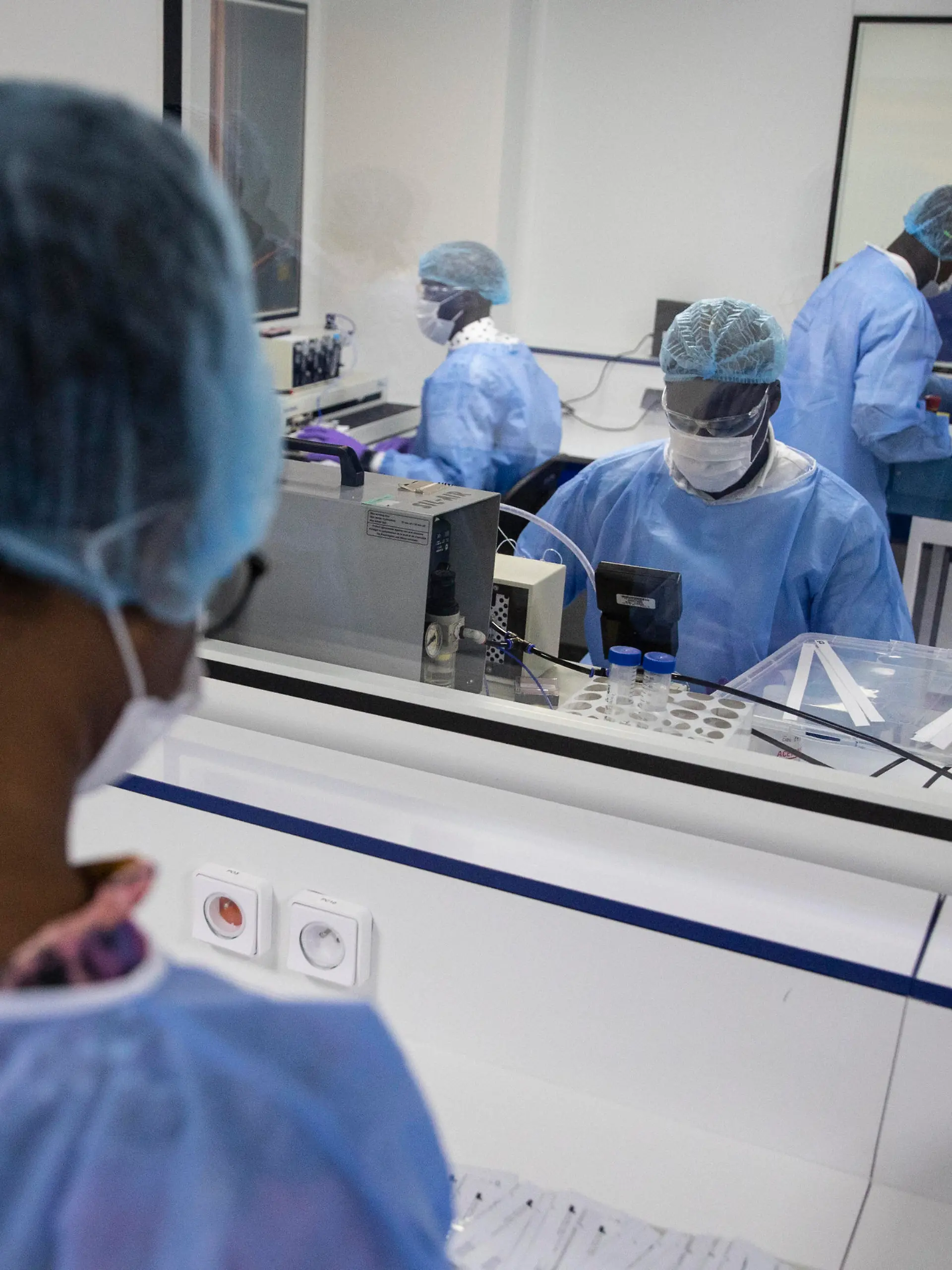 Produktion von Antigen Tests im Institut Pasteur fuer den Senegal, Dakar, 17.06.2021.