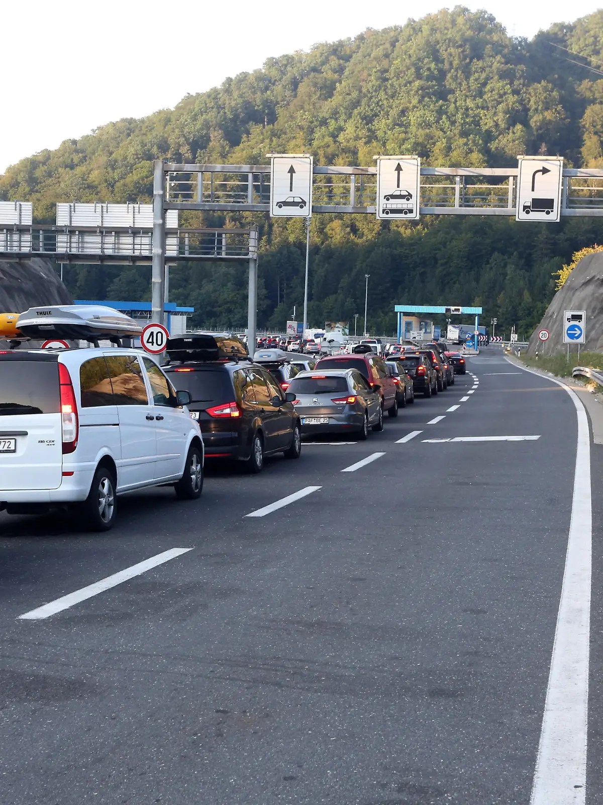 Stau am Grenzübergang Macelj zwischen Kroatien und Slowenien