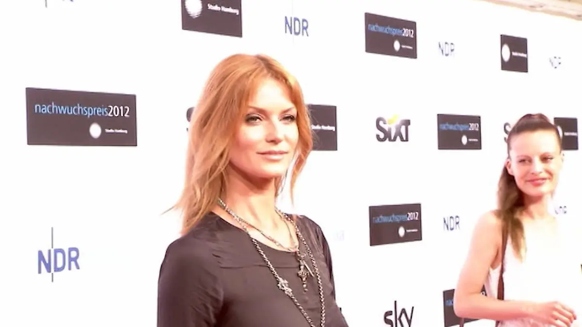 Esther Schweins zeigt erstmals ihre Tochter Hier ist Mina!