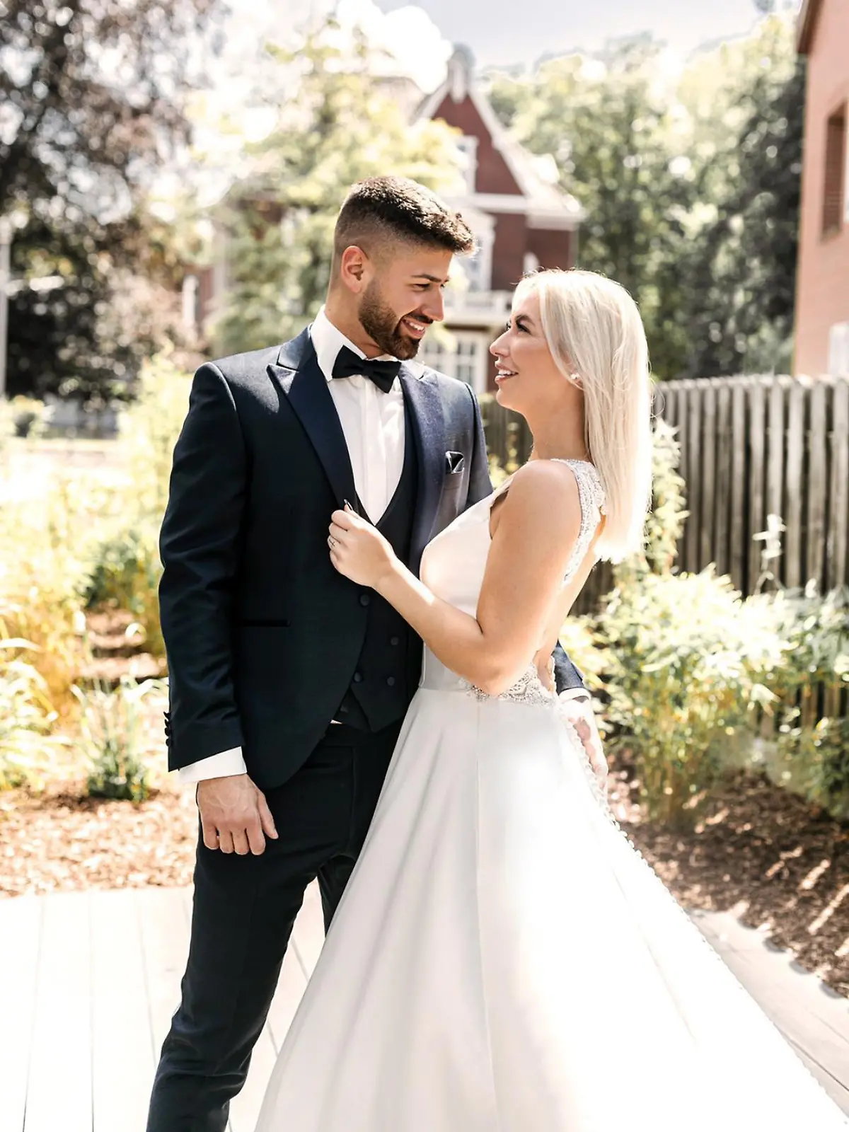 Hochzeitsposting von Miguel Mulero & Miriam Behrens