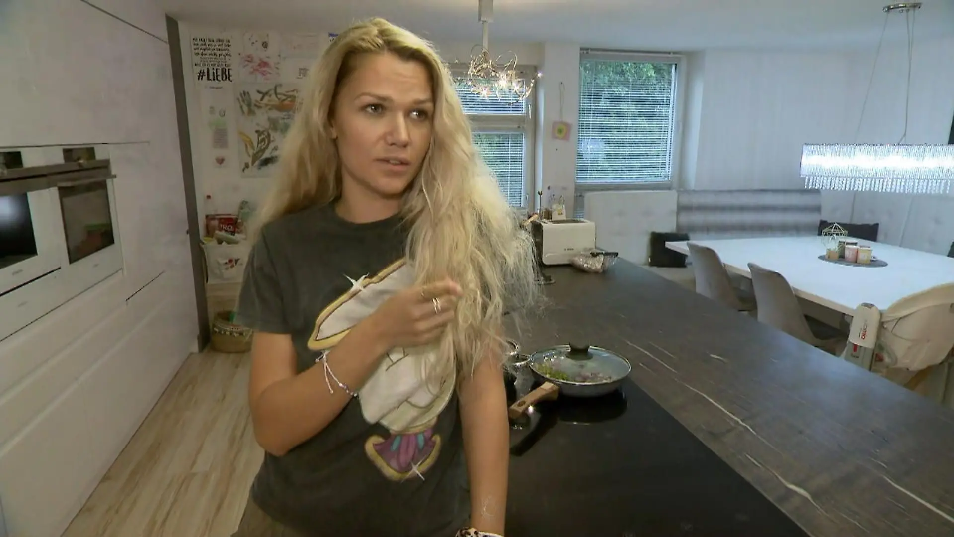 Zweifachmama spricht über ihren Stalker! "Aufgewacht bei... Sara Kulka"