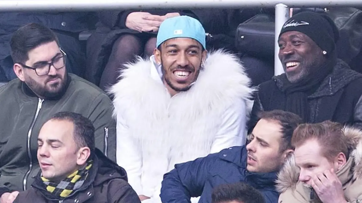 Dortmund, 13.02.2016, Signal-Iduna-Park Pierre-Emerick Aubameyang (BvB) in privat Kleidung Borussia Dortmund - Hannover 96Dortmund 13 02 2016 Signal Iduna Park Pierre Emerick Aubameyang Borussia in Private clothes Borussia Dortmund Hanover 96