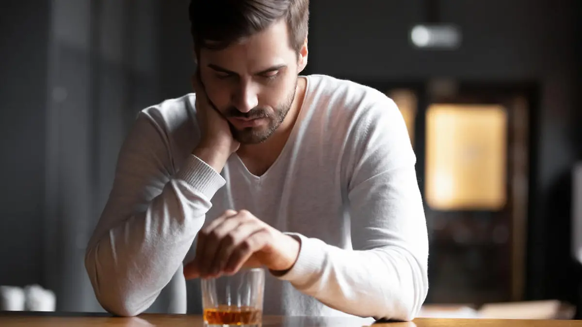 Daran erkennen Sie, dass ein Alkoholproblem droht