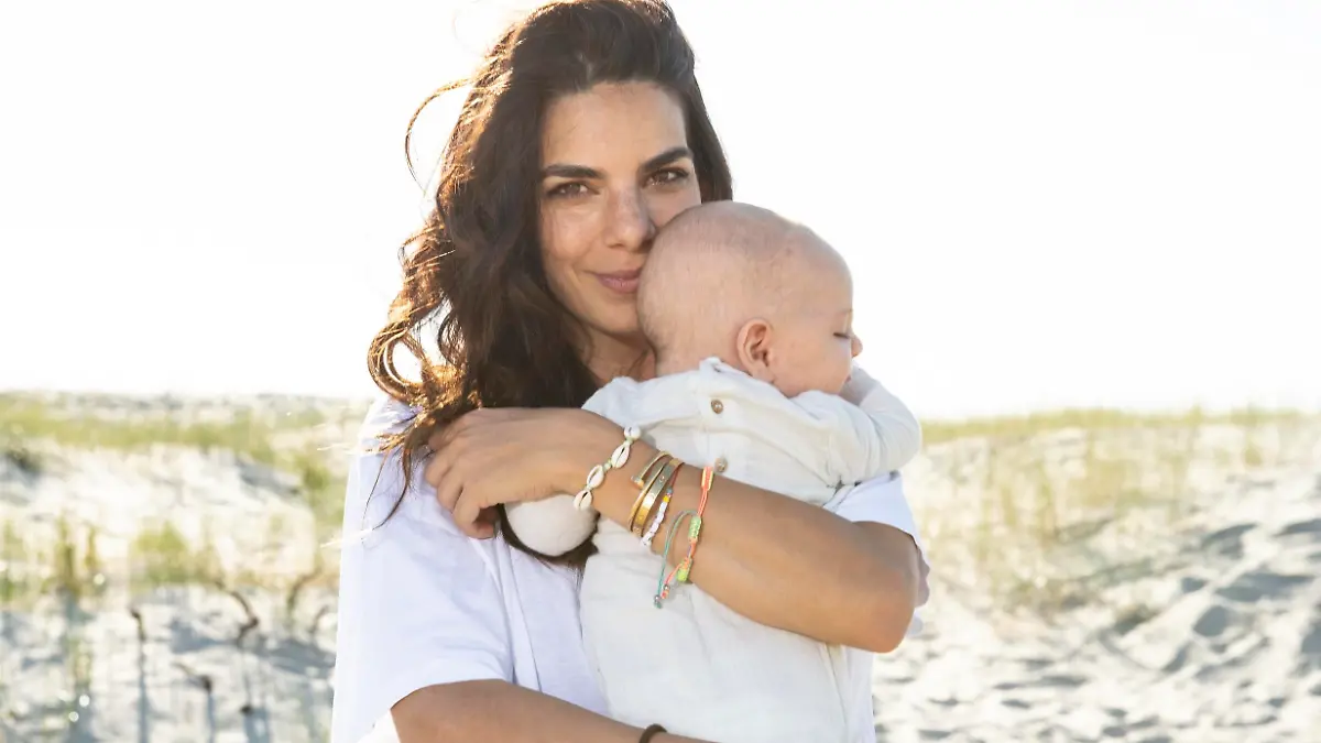 Lilli Holunder und ihr Baby Casper
