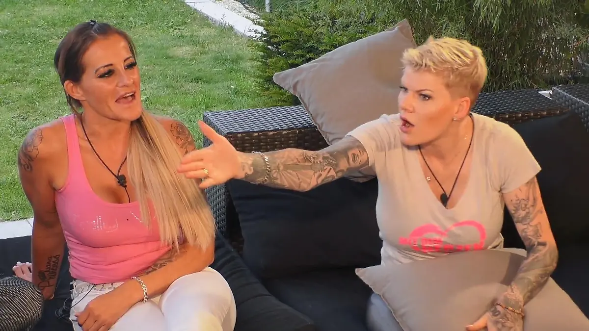 "Wer von euch Ludern hatte mal eine Cam-Girl-Seite?" Don Francis bei "Like Me - I'm Famous"