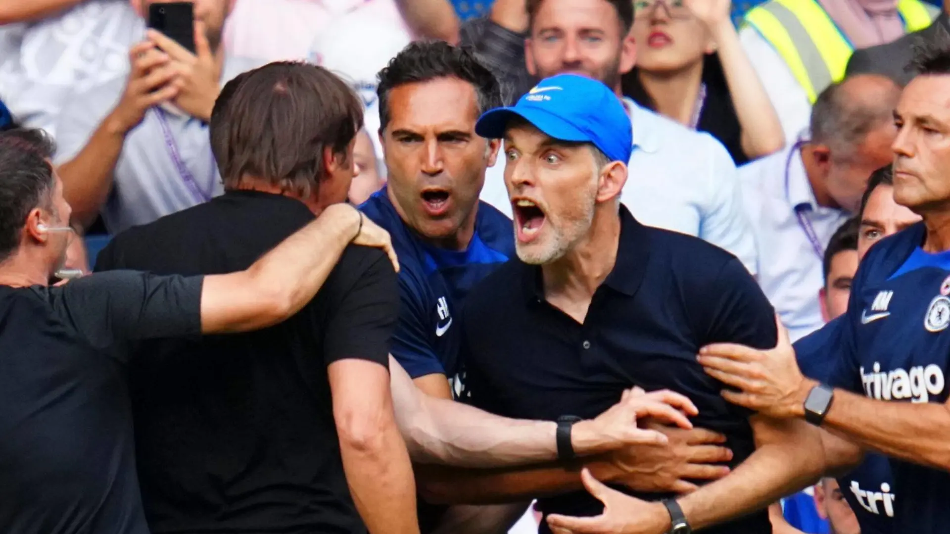Mandatory Credit: Photo by Javier Garcia/Shutterstock 13079055ae Tottenham Hotspur Manager Antonio Conte and Chelsea manager Thomas Tuchel square up after Conte celebrated their first goal 1-1 Chelsea v Tottenham Hotspur, Premier League, Football, Stamford Bridge, London, UK - 14 Aug 2022 EDITORIAL USE ONLY No use with unauthorised audio, video, data, fixture lists, club/league logos or live services. Online in-match use limited to 120 images, no video emulation. No use in betting, games or single club/league/player publications. Chelsea v Tottenham Hotspur, Premier League, Football, Stamford Bridge, London, UK - 14 Aug 2022 EDITORIAL USE ONLY No use with unauthorised audio, video, data, fixture lists, club/league logos or live services. Online in-match use limited to 120 images, no video emulation. No use in betting, games or single club/league/player publications. PUBLICATIONxINxGERxSUIxAUTXHUNxGRExMLTxCYPxROMxBULxUAExKSAxONLY Copyright: xJavierxGarcia/Shutterstockx 13079055ae