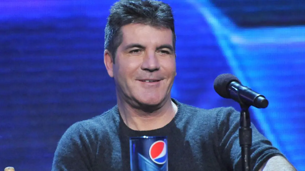Simon Cowell nach Rückenbruch wieder Zuhause