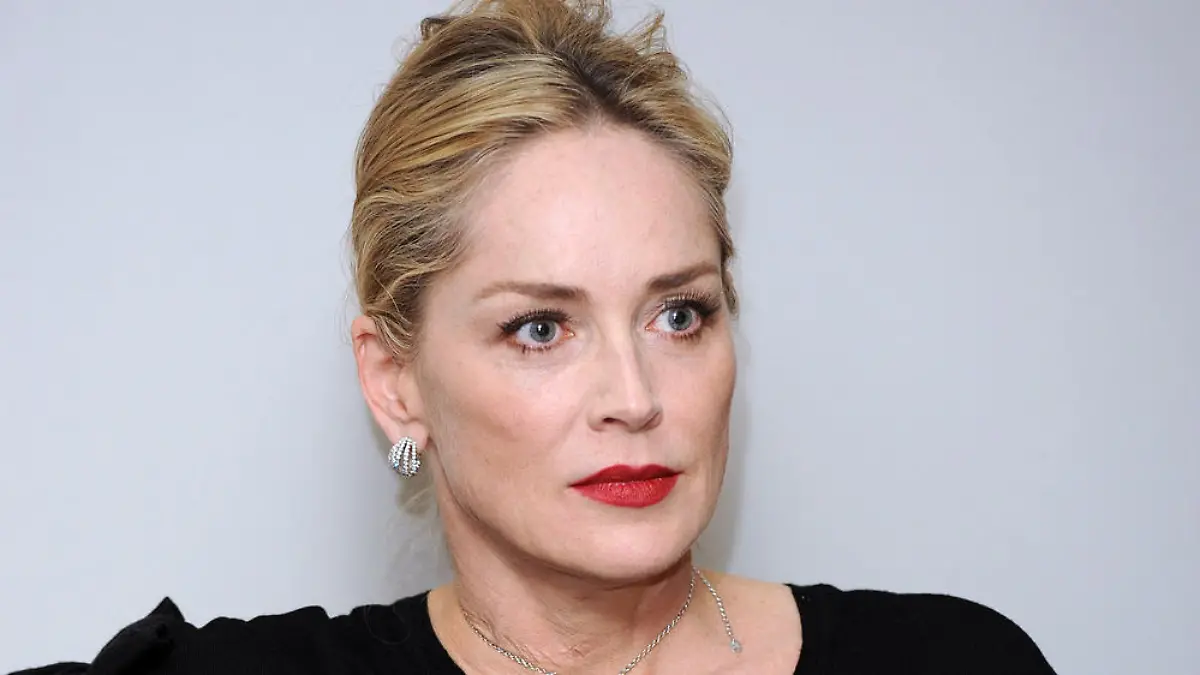 Sharon Stones Schwester an Covid-19 erkrankt: "Bitte tragt Masken!"