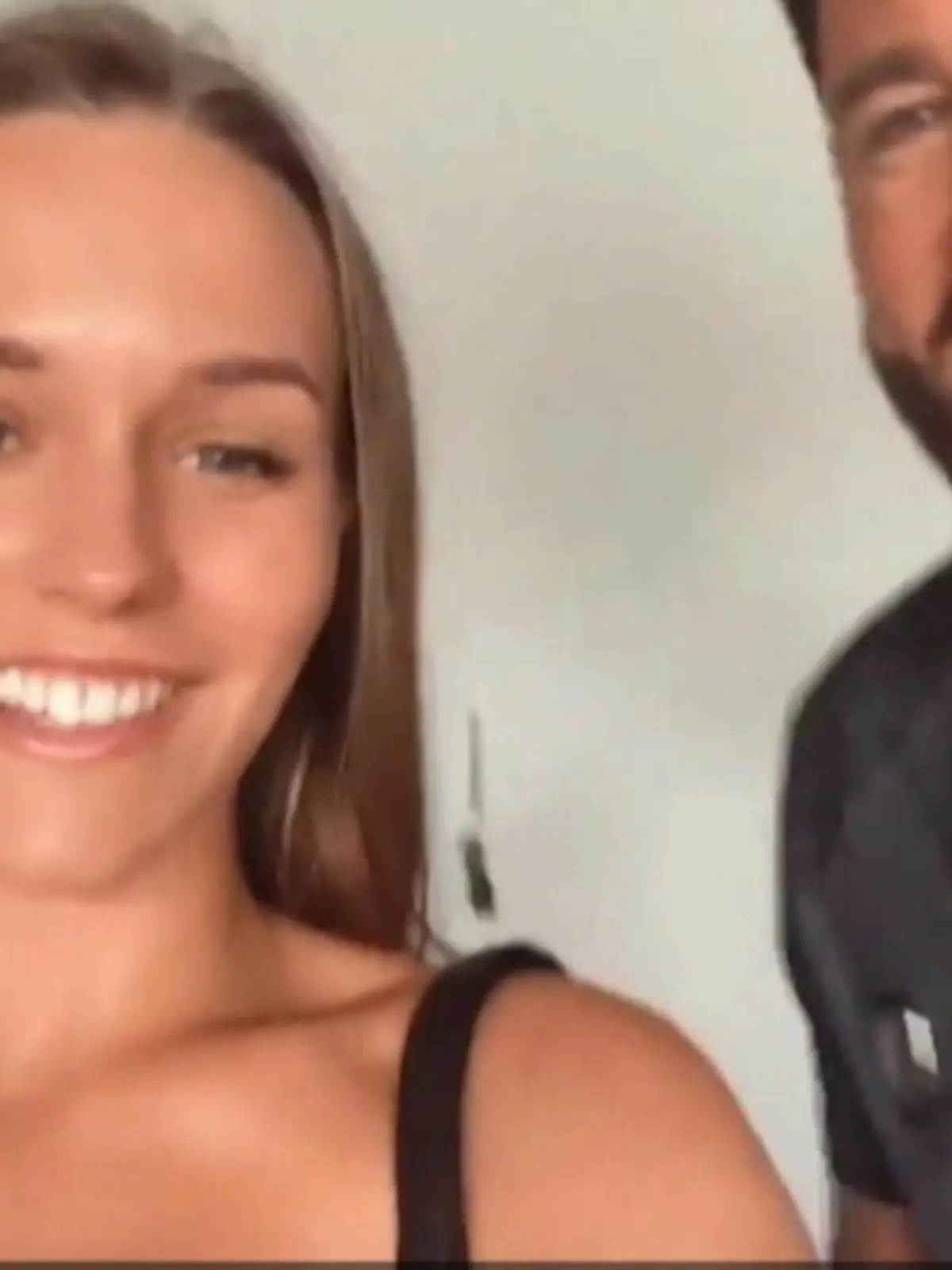 Bild zu: "Laura ist stolz auf ihren Schatzi"