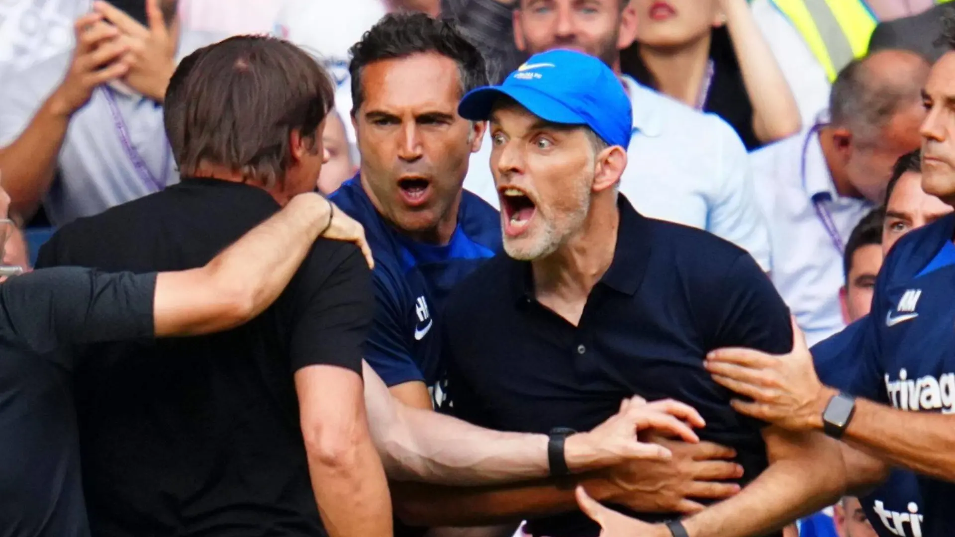 Mandatory Credit: Photo by Javier Garcia/Shutterstock 13079055ae Tottenham Hotspur Manager Antonio Conte and Chelsea manager Thomas Tuchel square up after Conte celebrated their first goal 1-1 Chelsea v Tottenham Hotspur, Premier League, Football, Stamford Bridge, London, UK - 14 Aug 2022 EDITORIAL USE ONLY No use with unauthorised audio, video, data, fixture lists, club/league logos or live services. Online in-match use limited to 120 images, no video emulation. No use in betting, games or single club/league/player publications. Chelsea v Tottenham Hotspur, Premier League, Football, Stamford Bridge, London, UK - 14 Aug 2022 EDITORIAL USE ONLY No use with unauthorised audio, video, data, fixture lists, club/league logos or live services. Online in-match use limited to 120 images, no video emulation. No use in betting, games or single club/league/player publications. PUBLICATIONxINxGERxSUIxAUTXHUNxGRExMLTxCYPxROMxBULxUAExKSAxONLY Copyright: xJavierxGarcia/Shutterstockx 13079055ae 