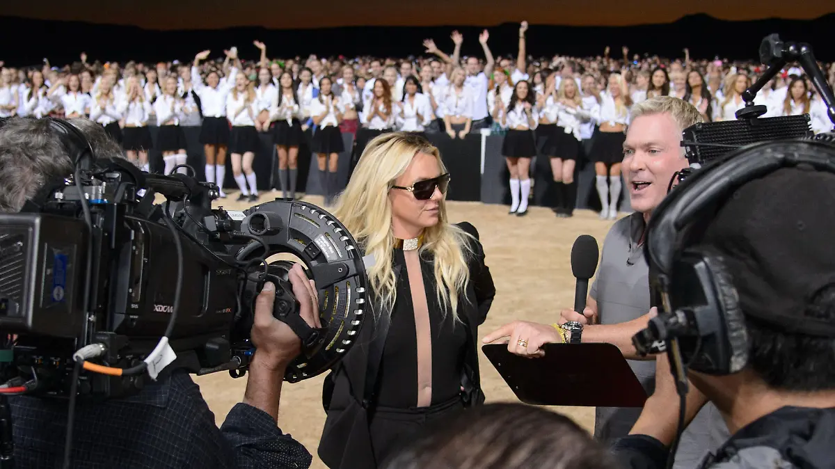 Am 17. September 2013 macht Britney Spears in der Wüste Nevadas bei "Good Morning America" ihre erste Las Vegas Show offiziell.