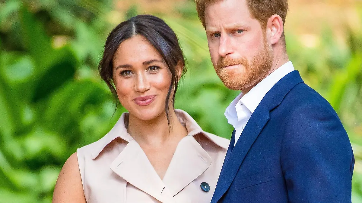 Archive images - Prince Harry and Meghan Markle, Duke and Duchess of Sussex soon to be available devastating biography ‘Finding Freedom: Harry & Meghan and the making of a modern royal family' claims they felt shunned by the Royal Family.
The Royals moved to LA with their son Archie, where they this week sued unknown paparazzi for taking illegal 'drone' pictures of their son Archie at their California home.
Pictured: Prince Harry and Meghan Markle,Duke and Duchess of Sussex
Ref: SPL5178798 260720 NON-EXCLUSIVE
Picture by: SplashNews.com
Splash News and Pictures
USA: +1 310-525-5808
London: +44 (0)20 8126 1009
Berlin: +49 175 3764 166
photodesk@splashnews.com
World Rights, No Netherlands Rights, No United Kingdom Rights