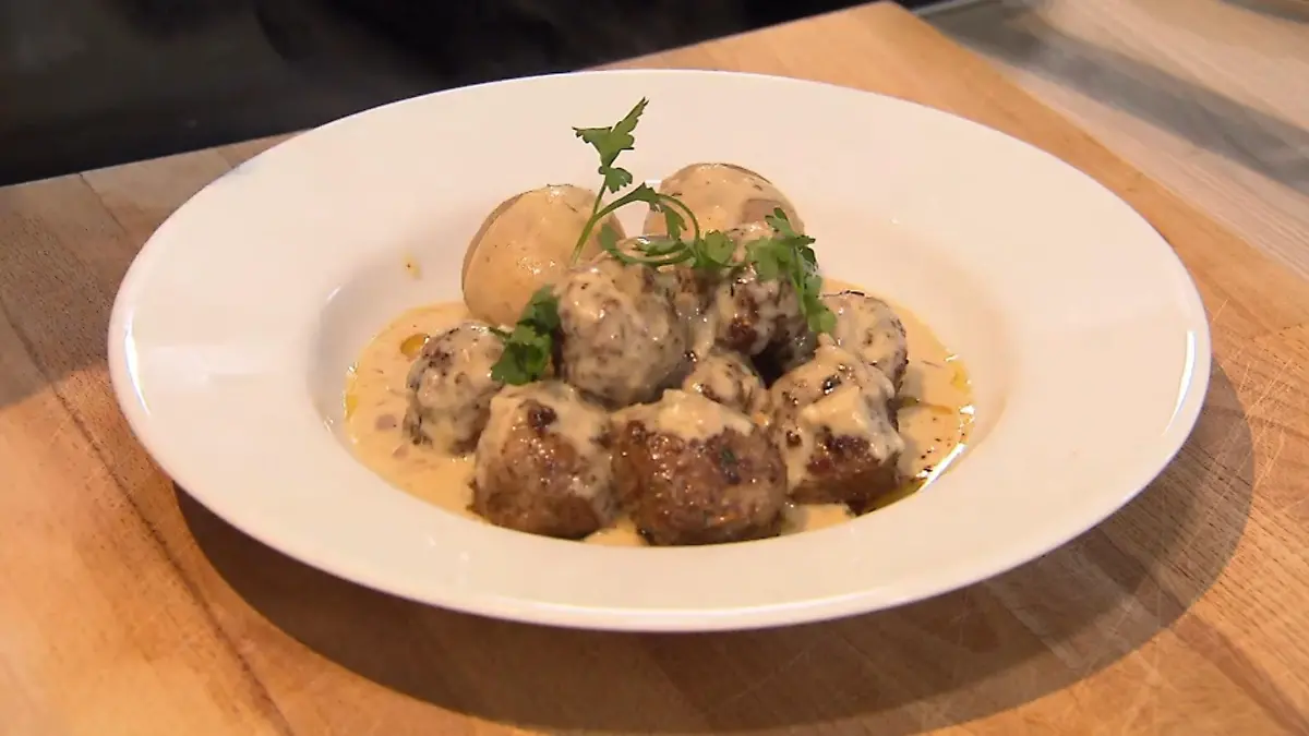 Köttbullar einfach selber machen:  So geht's! Wer braucht schon Ikea?
