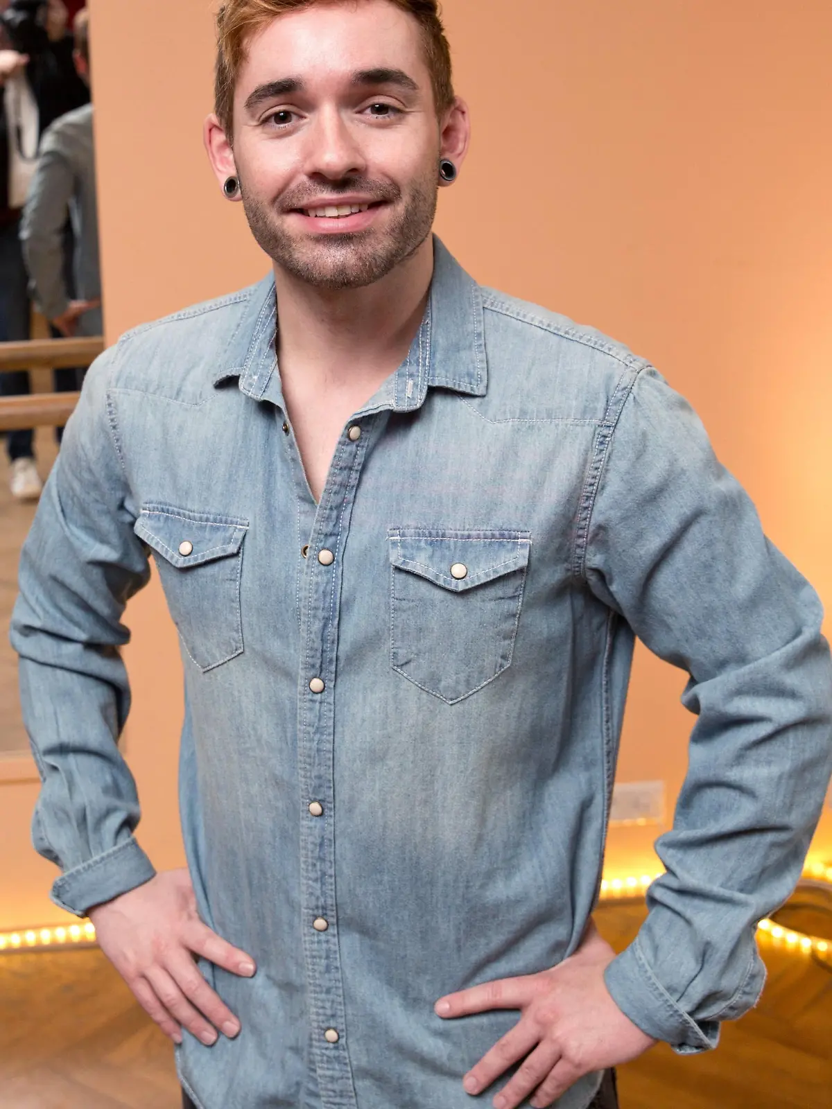 ARCHIV - 05.03.2015, Berlin: Sänger Daniel Küblböck am Rande des Tanztrainings für die 8. Staffel der RTL-Show "Let's Dance". Nach dem Verschwinden von Ex-TV-Star Kaiser-Küblböck weist das Rostocker Kreuzfahrtunternehmen Aida Cruises eine Verantwortung für den Vorfall zurück. (zu dpa "Aida Cruises: Können geschäftsfähigen Menschen Reise nicht verwehren" vom 14.09.2018) Foto: Jörg Carstensen/dpa +++ dpa-Bildfunk +++