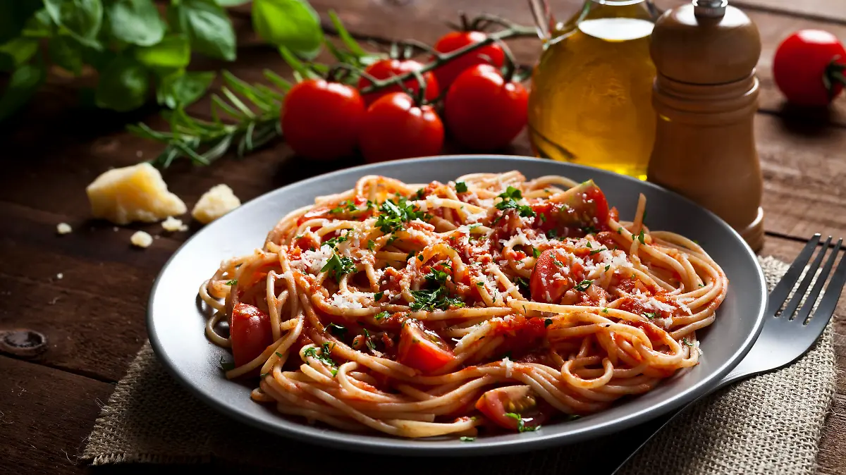 Spaghetti mit Tomaten