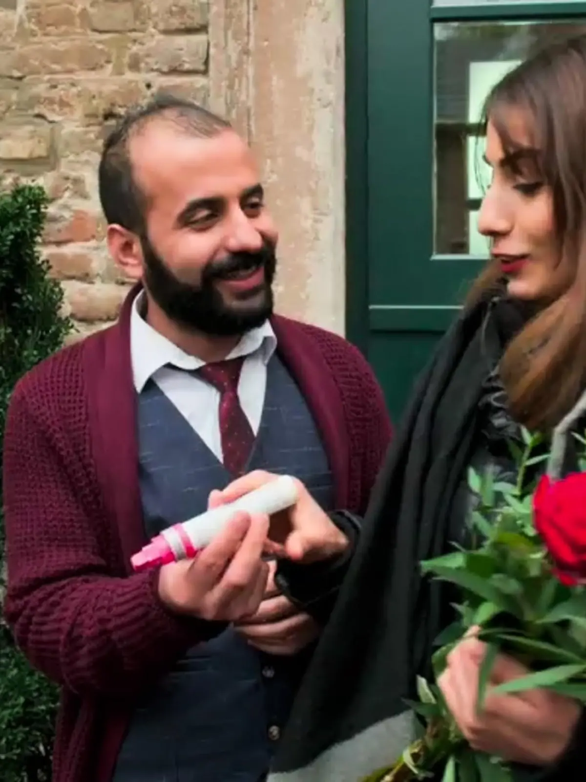 Ahmad und Rose; Heimlich verliebt