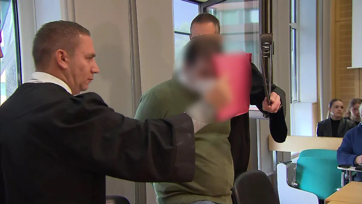 Sven B., Ex-Jugendtrainer des SV Wehen Wiesbaden, vor Gericht