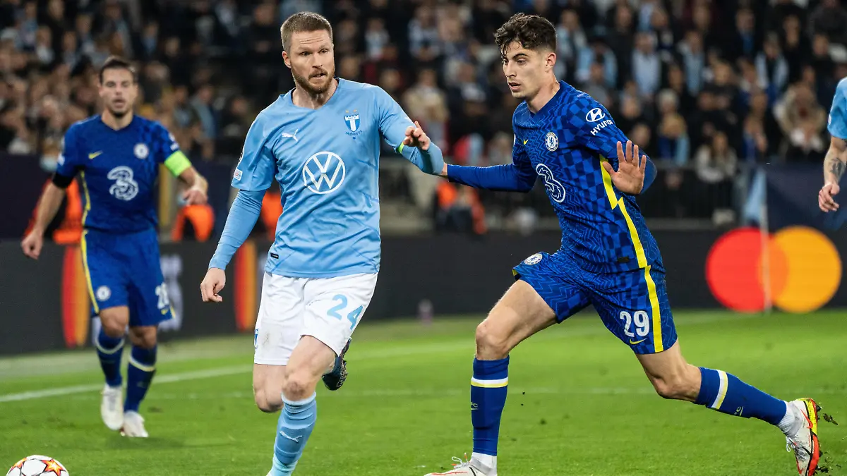 Malmo FF v Chelsea, Champions League, football, Malmo, Sweden Malmo, Sweden. 02nd, November 2021. Lasse Nielsen 24 of Malmo FF and Kai Havertz 29 of Chelsea seen during the Champions League match between Malmo FF and Chelsea at Eleda Stadion in Malmö. Malmö Sweden PUBLICATIONxNOTxINxDENxNOR Copyright: xGonzalesxPhoto/JoexMillerx