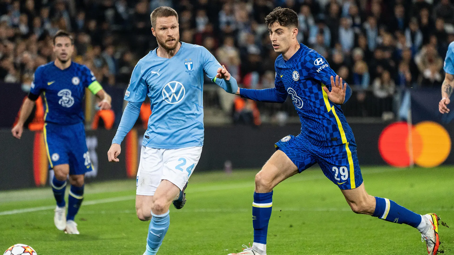 Malmo FF v Chelsea, Champions League, football, Malmo, Sweden Malmo, Sweden. 02nd, November 2021. Lasse Nielsen 24 of Malmo FF and Kai Havertz 29 of Chelsea seen during the Champions League match between Malmo FF and Chelsea at Eleda Stadion in Malmö. Malmö Sweden PUBLICATIONxNOTxINxDENxNOR Copyright: xGonzalesxPhoto/JoexMillerx