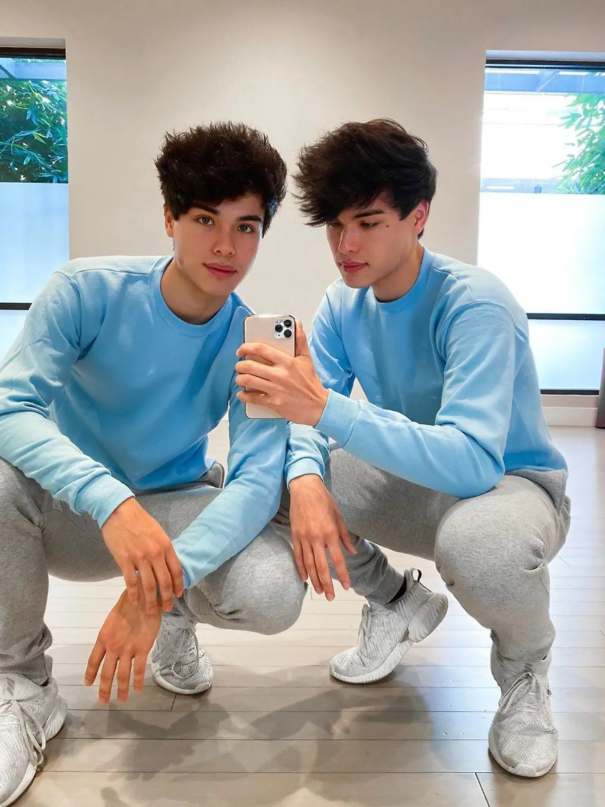 Alex und Alan Stokes