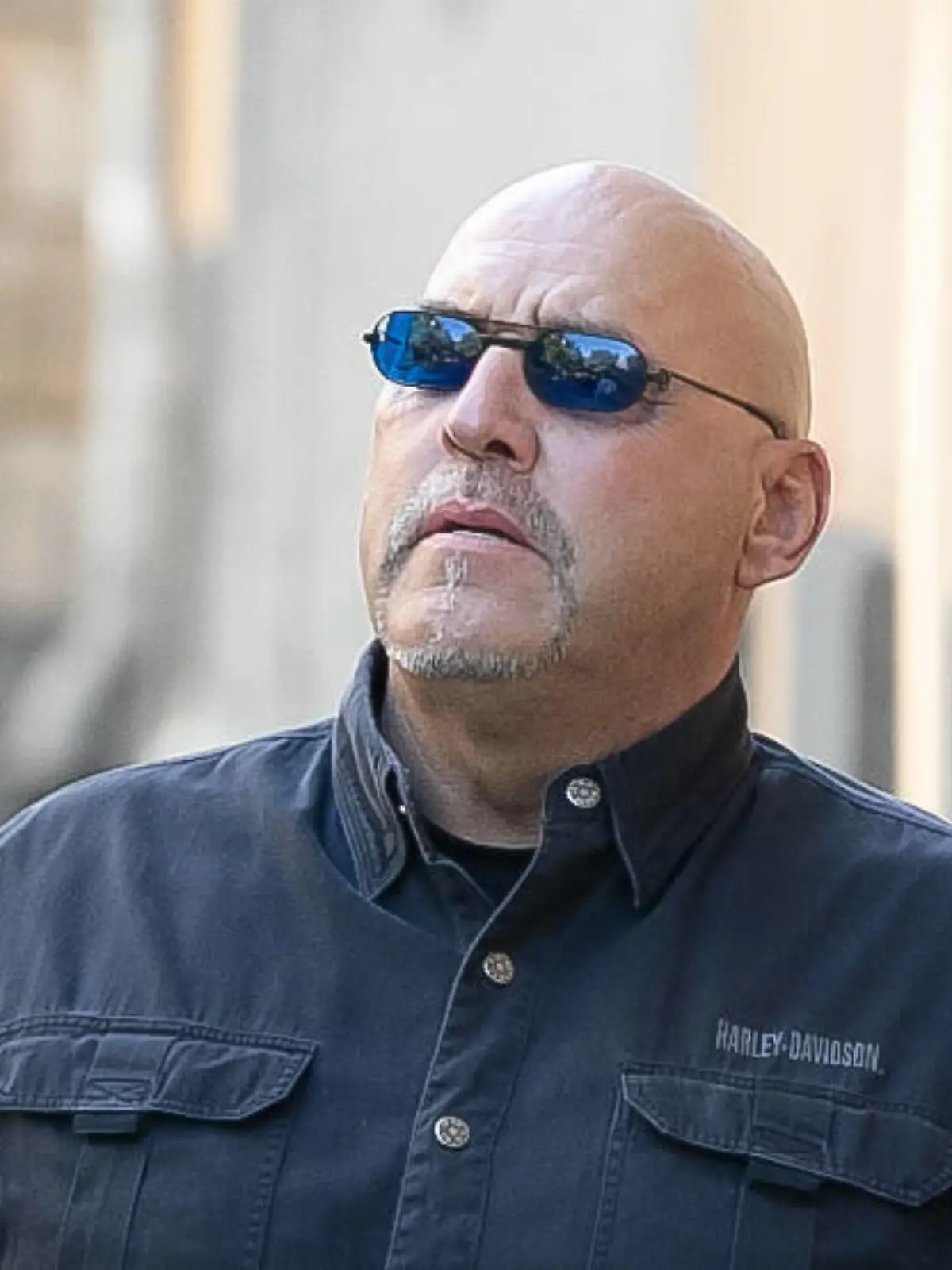  Niedersachsen, Hannover, 06.08.2020, Rockerboss Frank Hanebuth vor Gericht, Prozess gegen Rockerboss Frank Hanebuth wegen gemeinschaftlicher Körperverletzung, Beihilfe zur Nötigung und Verstoßes gegen das Waffengesetz , *** Niedersachsen, Hannover, 06 08 2020, Rockerboss Frank Hanebuth in court, trial against rockerboss Frank Hanebuth for joint bodily injury, aiding and abetting coercion and violation of the German weapons law,