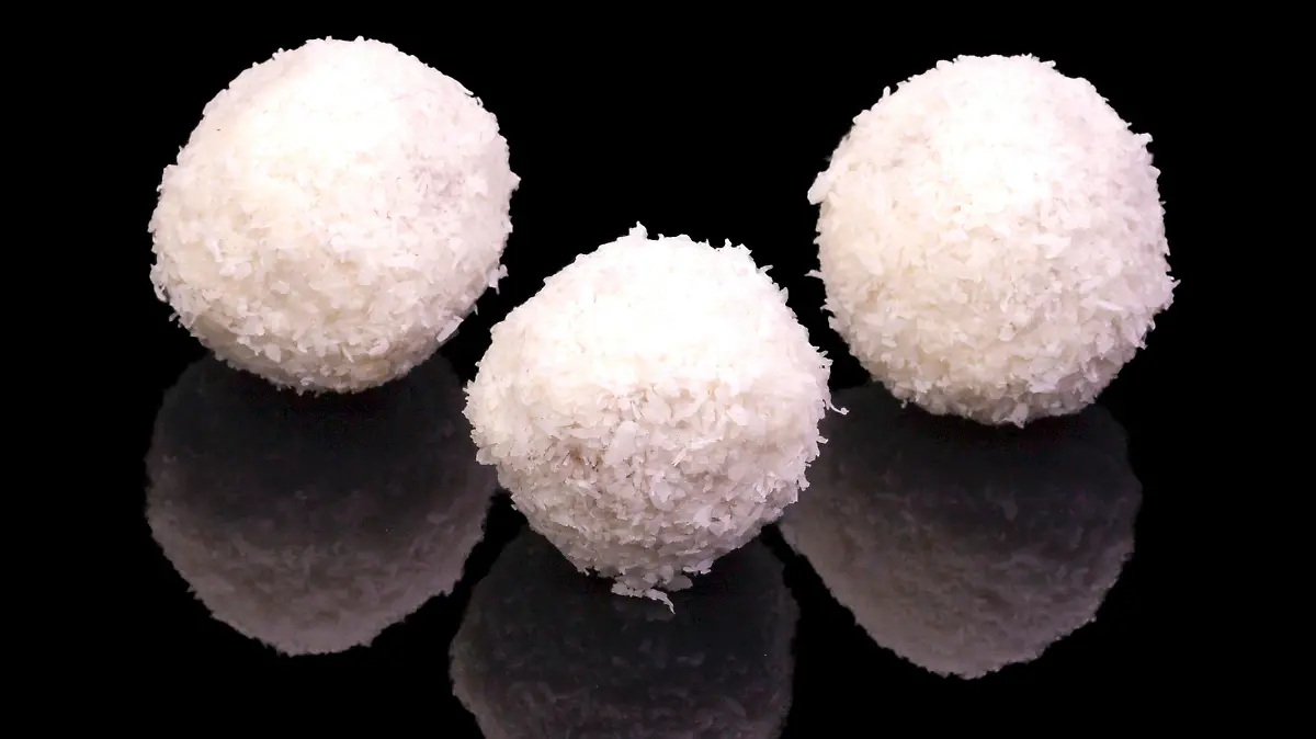 Raffaelo-Pralinen selbst gemacht - vegan und ohne Zucker.