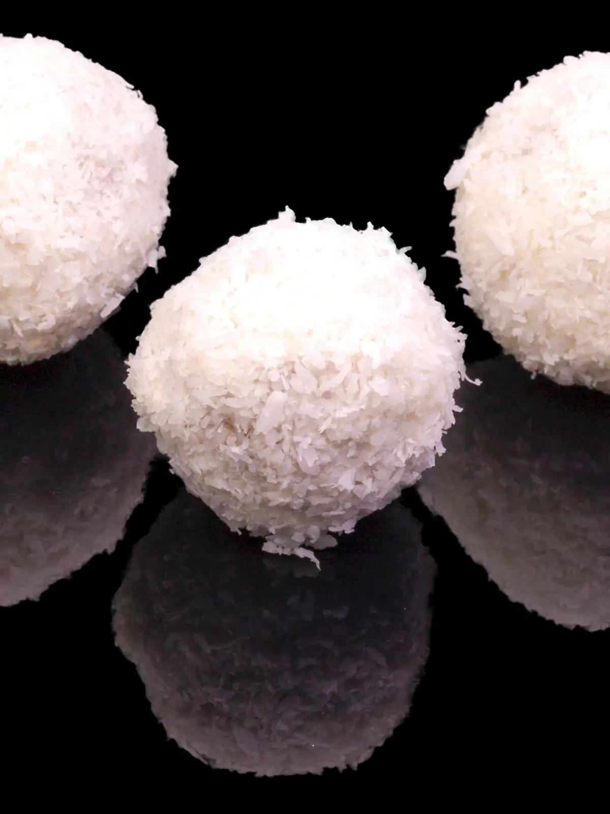 Raffaelo-Pralinen selbst gemacht - vegan und ohne Zucker.