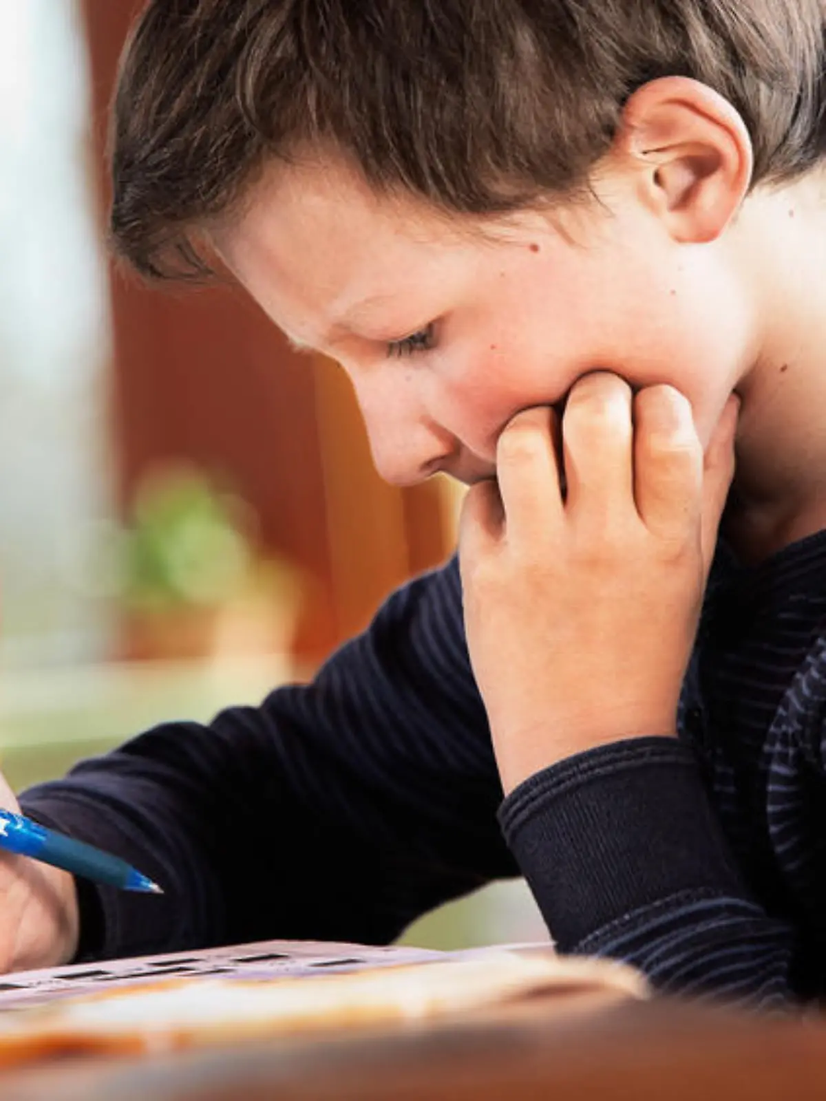 kind junge schule lernen hausaufgaben Fotolia 40385303 S.jpg