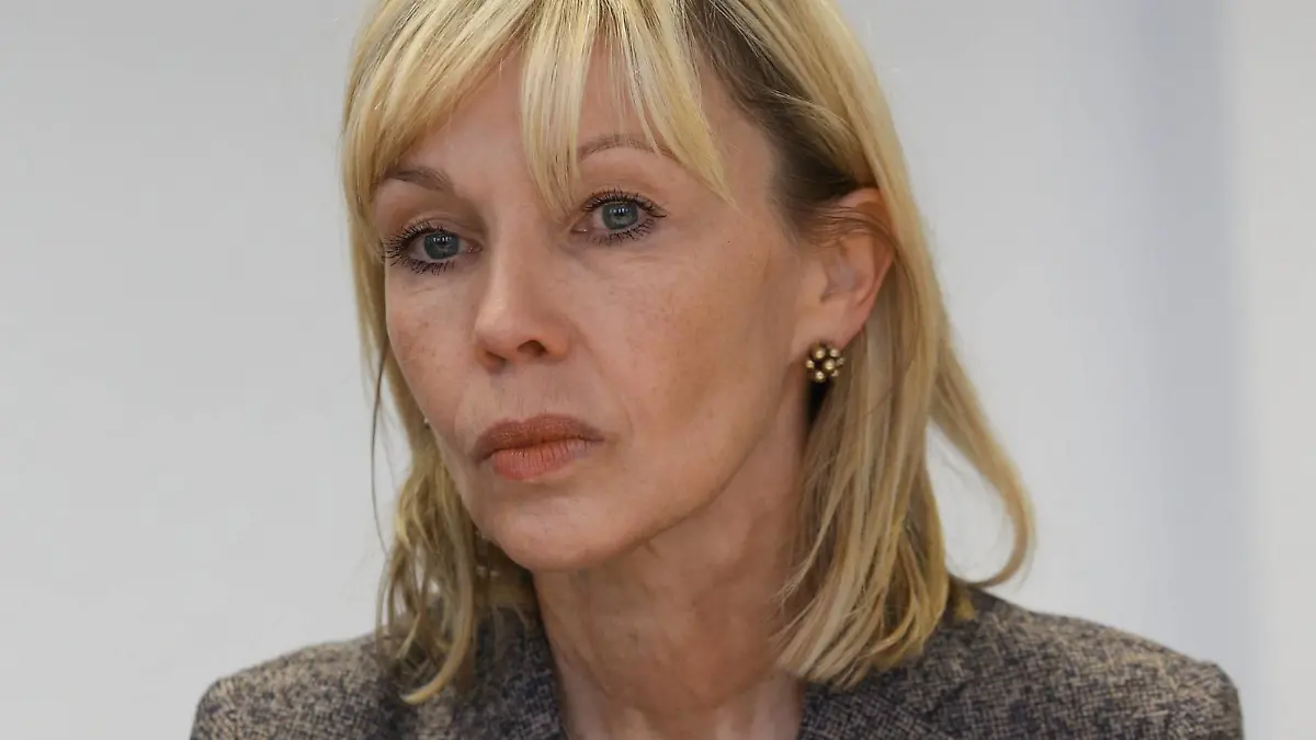  Hannover, Doris Schröder-Köpf, Integrationsbeauftragte, empfängt, Vito Fiorino, Einwohner aus Lampedusa, der Flüchtlinge gerettet hat.