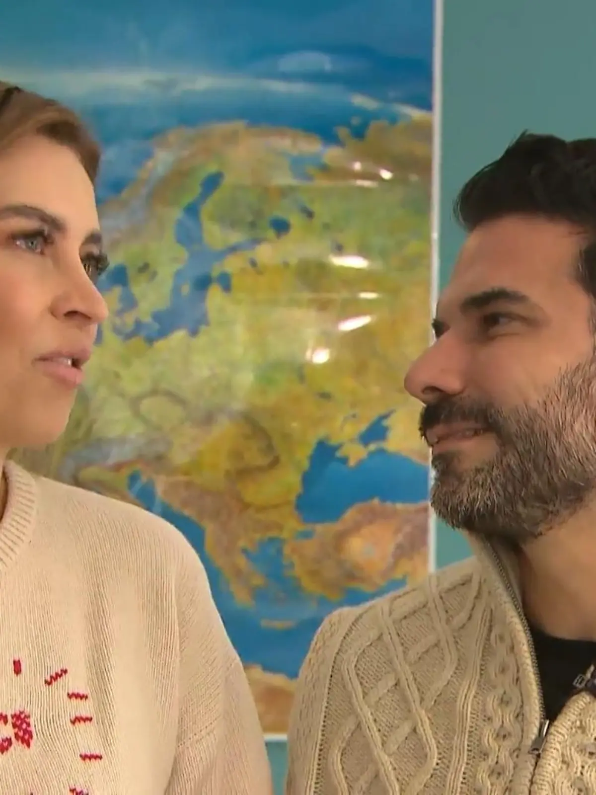 Angeblicher Hotel-Beef, ein blaues Auge und der Band-Rauswurf – bei Marc Terenzi (41) und Verena Kerth (41) war ganz schön was los, wenn man sich so die Schlagzeilen anschaut. „Ehrlich gesagt würde ich dazu am liebsten gar nichts mehr sagen“, erklärt die diesjährige Dschungelcamp-Teilnehmerin im RTL-Interview, als wir sie im Rahmen einer Charity-Veranstaltung treffen. Doch dann überrascht Verena doch mit einer „kurzen Stellungnahme“. Denn eine Sache gibt es, die das Paar ein letztes Mal klarstellen möchte – zu sehen in unserem Video!
